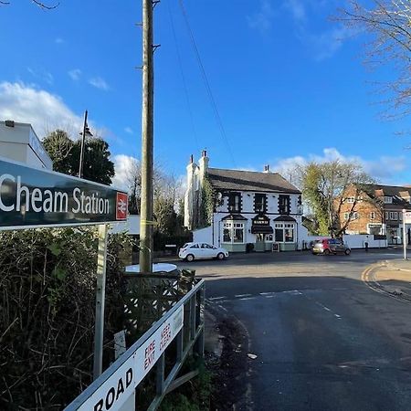 One-Bedroom Flat In Cheam Village Luaran gambar
