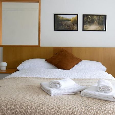 One-Bedroom Flat In Cheam Village Luaran gambar